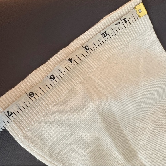 Elegant lightweight cream sweater with lace top. New without tags. S - Picture 4 of 9